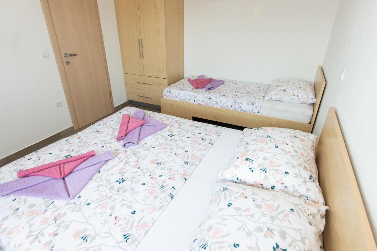 Apartments Villa Monique Rogoznica  Extérieur photo