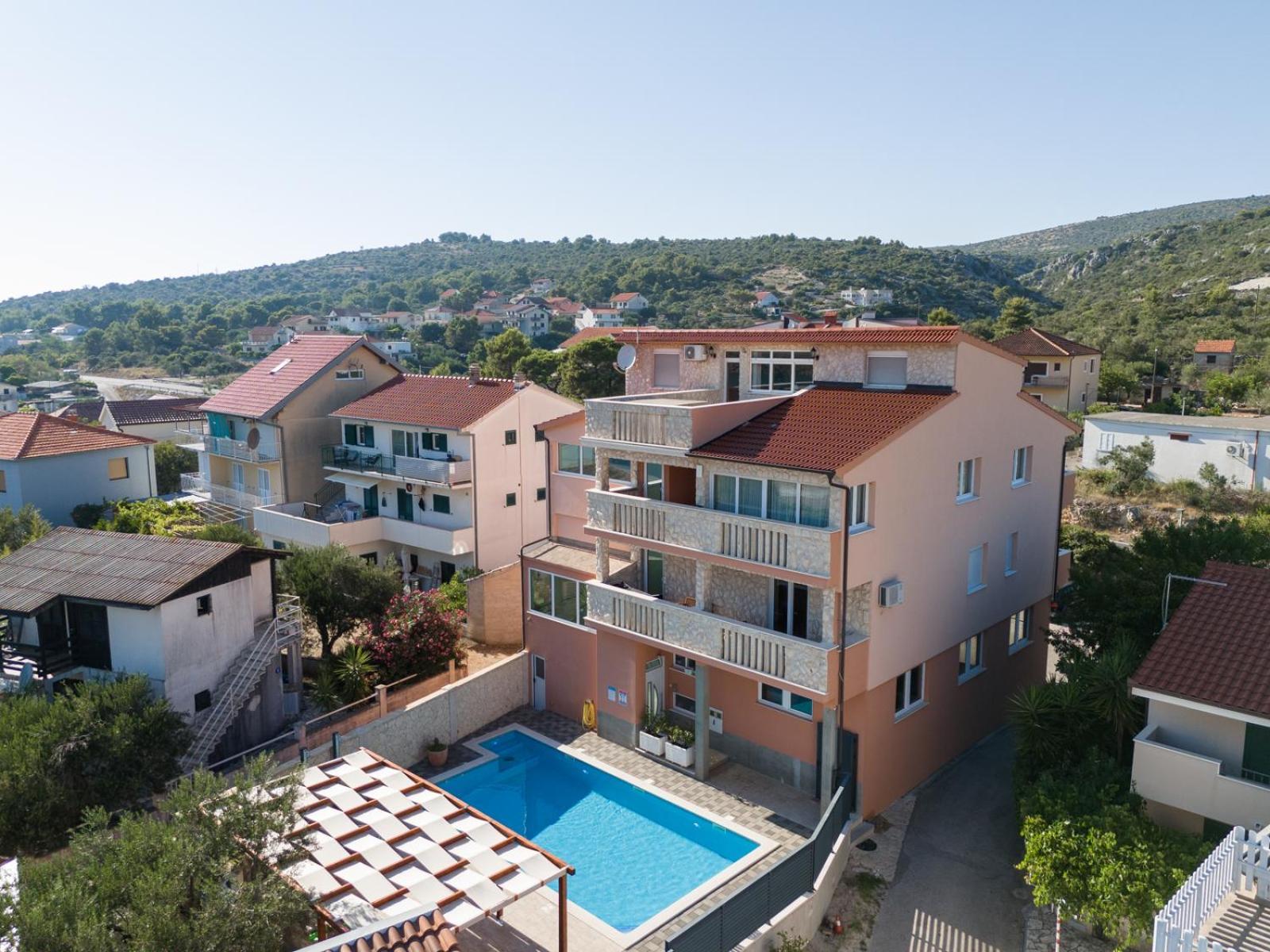 Apartments Villa Monique Rogoznica  Extérieur photo