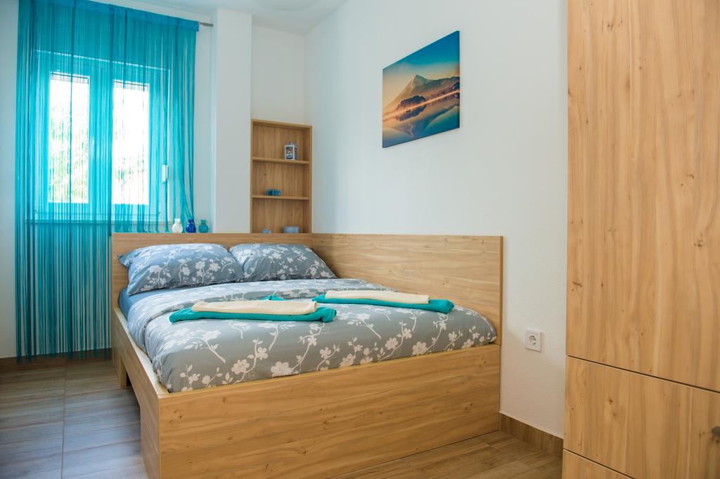 Apartments Villa Monique Rogoznica  Extérieur photo