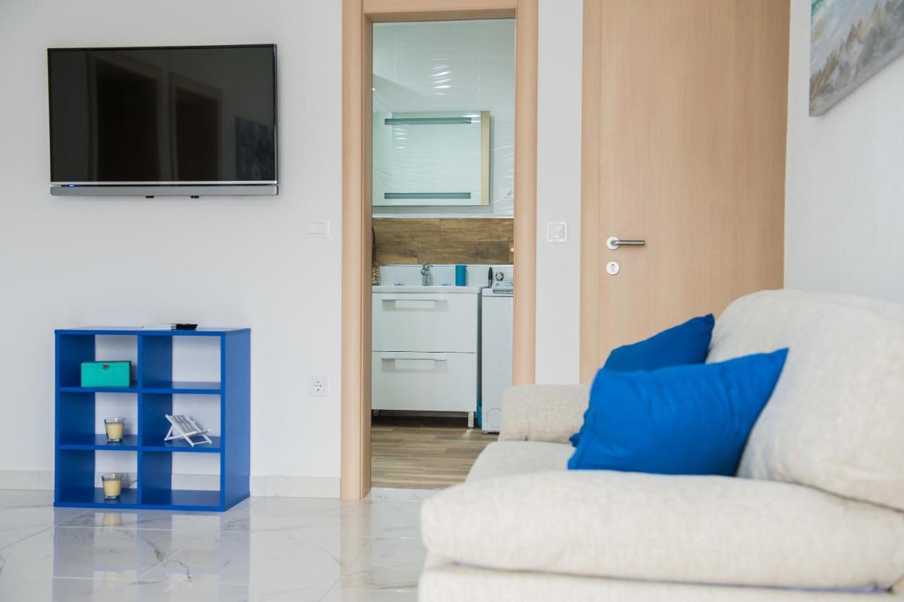 Apartments Villa Monique Rogoznica  Extérieur photo